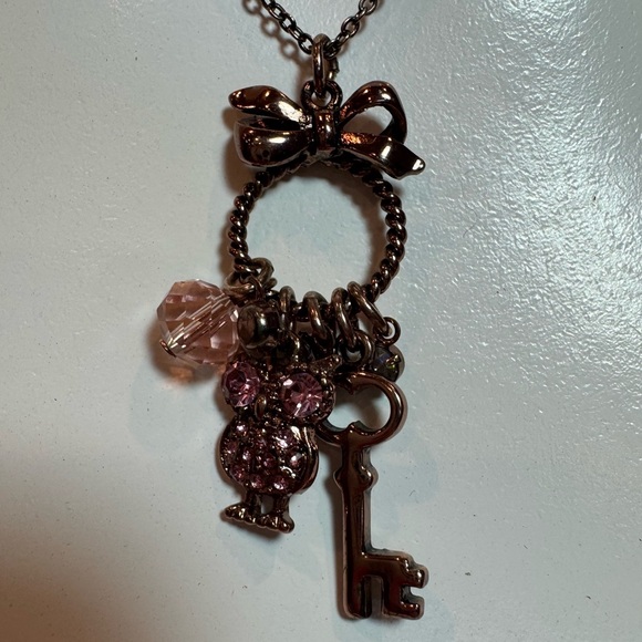 RARE Betsey Johnson Rose Gold Owl Pendant Charm Necklace - Picture 2 of 4